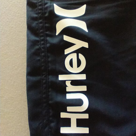 Women's Size 1 Hurley Supersuede Beachrider Board Shorts, black - Picture 2 of 8